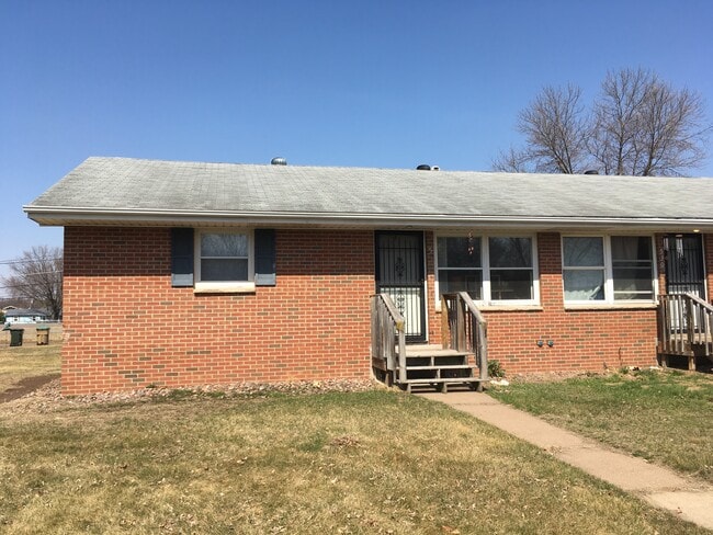 Building Photo - 406-408 Terrace Dr