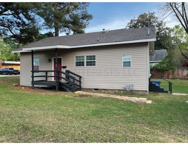 Photo - 721 Lewisville Rd