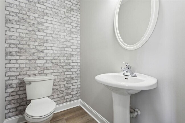 Photo - 15 Greenfield Dr