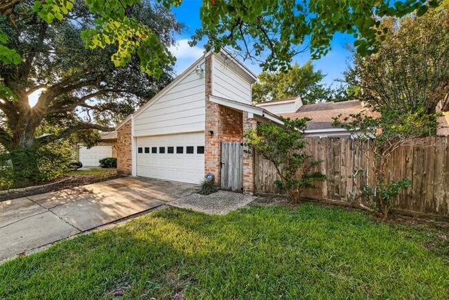 Photo - 812 Fleetwood Pl Dr