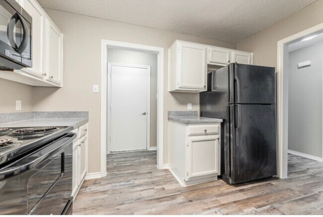 Photo - 3932 Wymess Dr