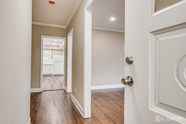 Photo - 93 Player Ave