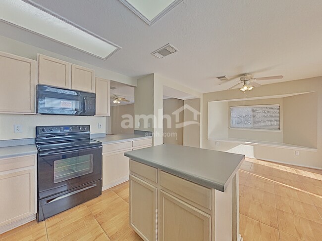 Photo - 10832 Otter Pass