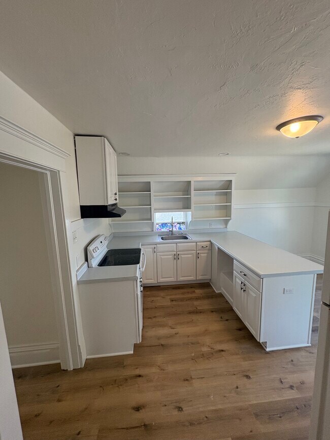 219 4th St Unit 219 4th St. Upper