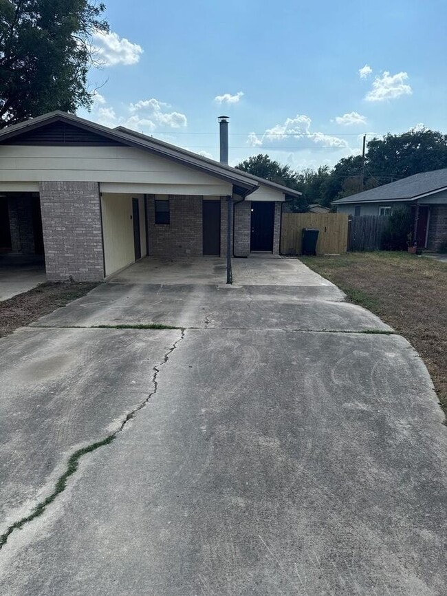 Photo - 904 N Bishop St