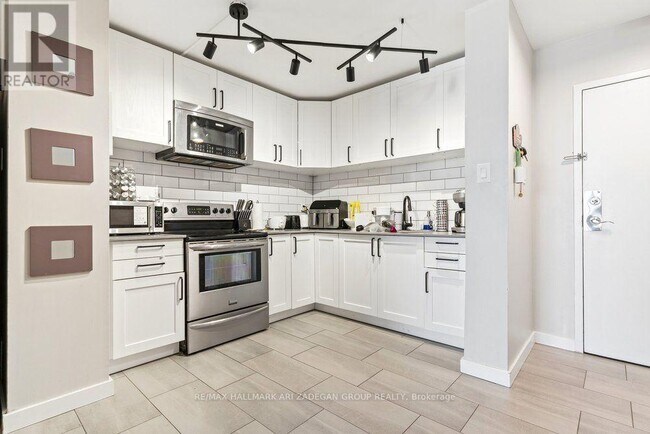 Photo - 975 Warwick Ct Unit 1406