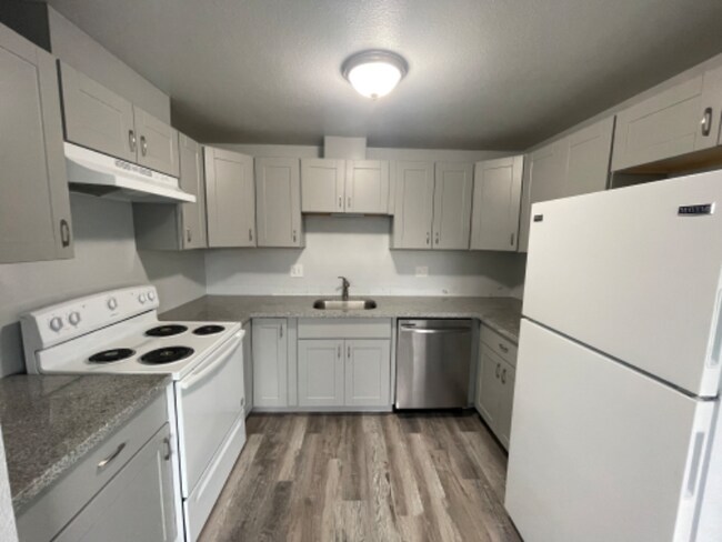 Photo - 307 W Reynolds Ave