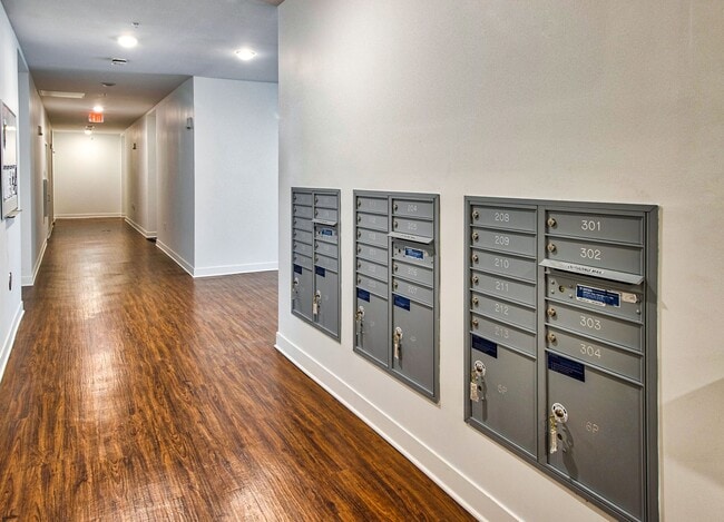 Building Photo - Carpenter Flats Rental