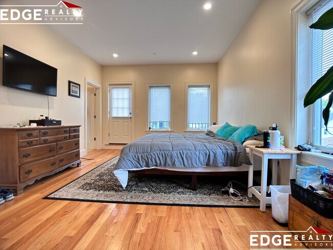 Photo - 151 Tremont St