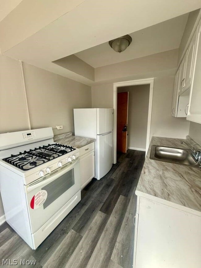 Photo - 2027 Warrensville Center Rd Unidad 3