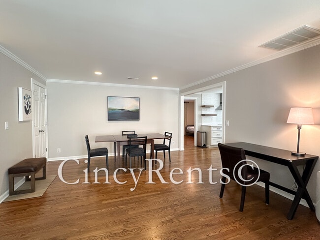 Photo - 3684 Ashworth Dr Unidad D