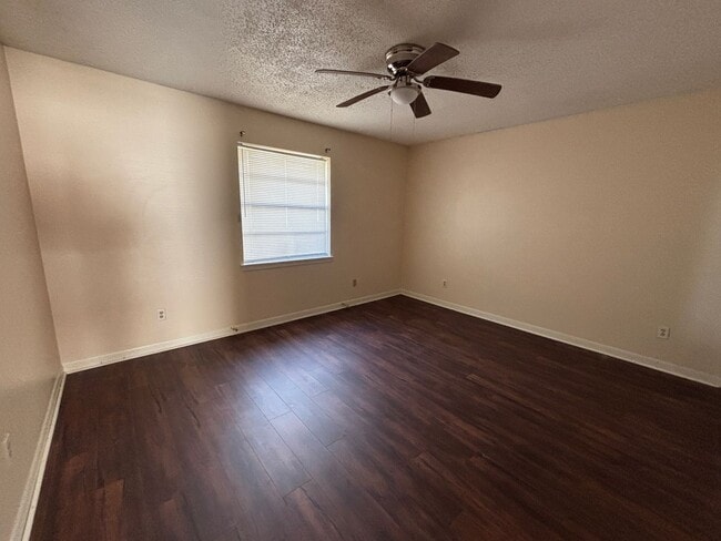 Photo - COZY AND SPACIOUS BRICK HOME NEAR PINES ROAD IN SHREVEPORT.