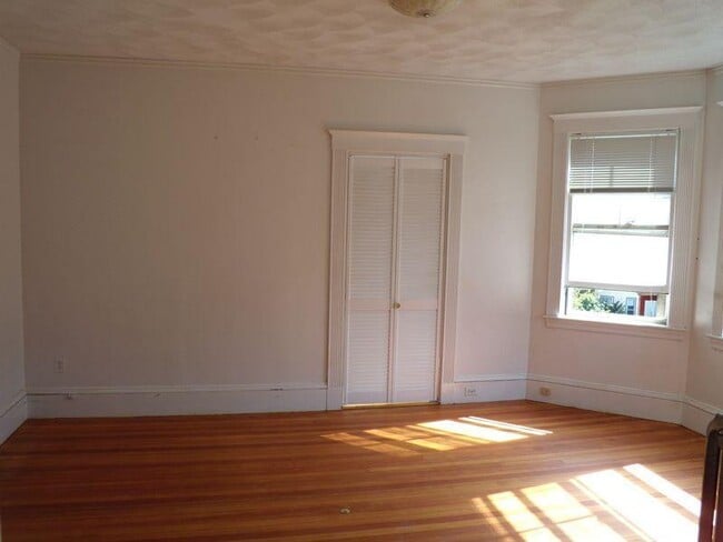 Photo - 79 College Ave Unidad #2