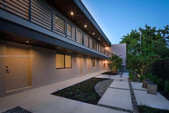 Photo - 1273 NE 38th St Unit 1