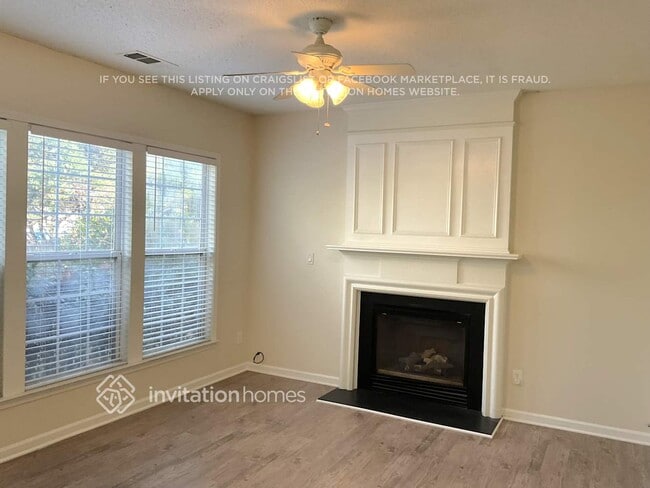 Photo - 1615 Heyford Cir NW