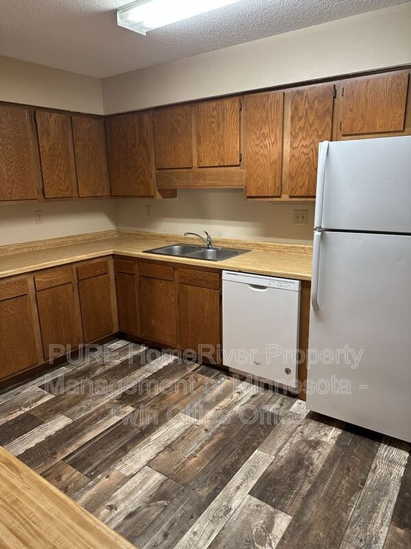 Photo - 221 Grand Ave W Unit 204