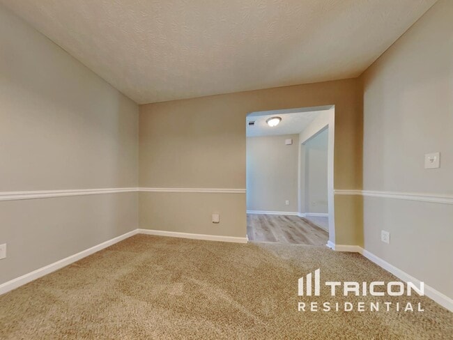 Photo - 523 Ashton Manor Dr