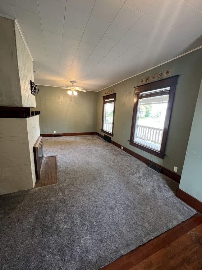 Photo - Spacious 4 Bedroom, 2 Bathroom Home