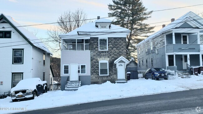 Building Photo - 33 E Pine St Unit 2 Rental