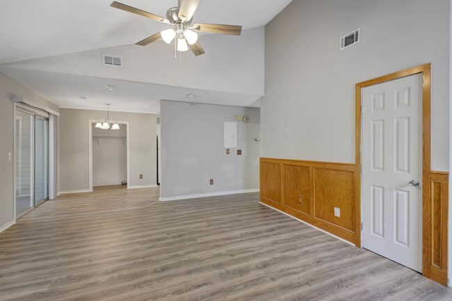 Photo - 7945 Parklane Ct Unit E