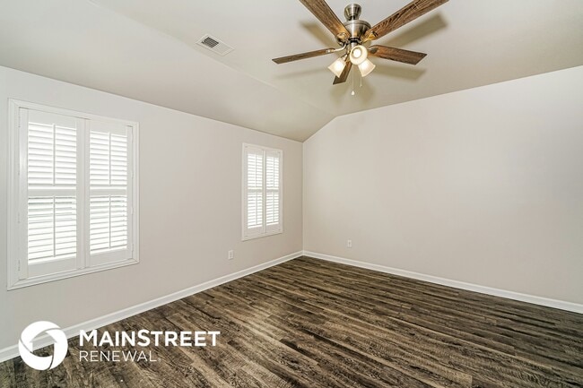 Photo - 331 Woodland Trl