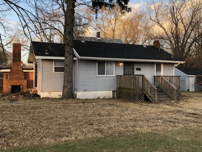 Photo - HUGE HOME WITH A TON OF SPACE!