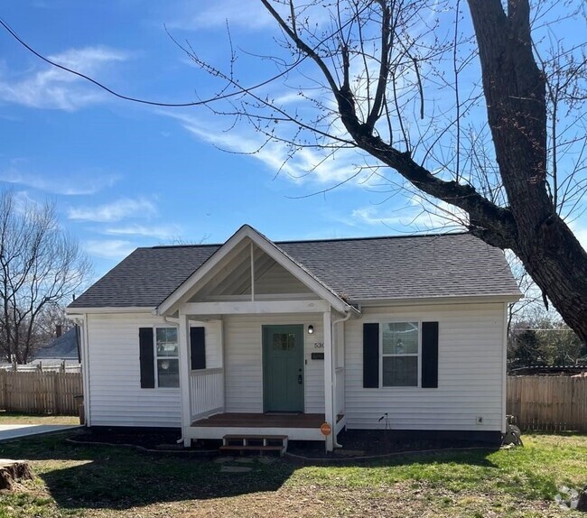 Building Photo - Adorable 2bd/2ba in Lincoln Park Rental