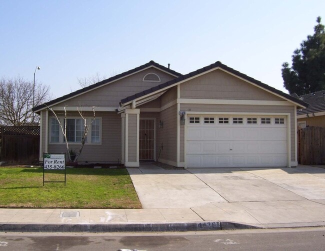 Building Photo - 3 BR home near Central High East campus, good access to HWY 99