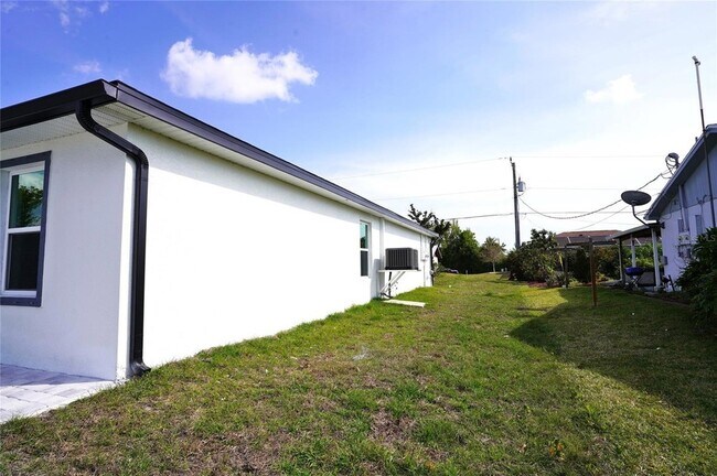 Photo - 11319 Poplin Ave