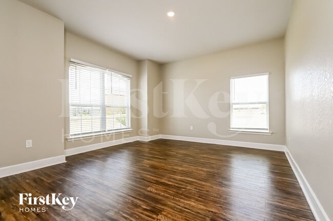 Photo - 243 Brookshire Dr