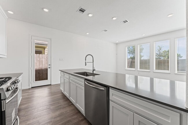 5667 Foggy Vine Ct