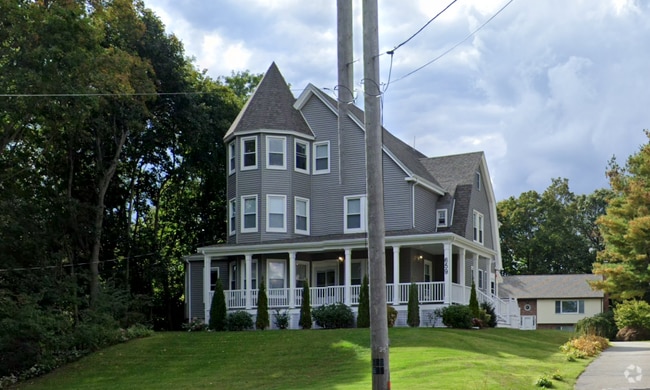 Building Photo - 659 South St Unit 3-bed 2-bath Waltham Rental