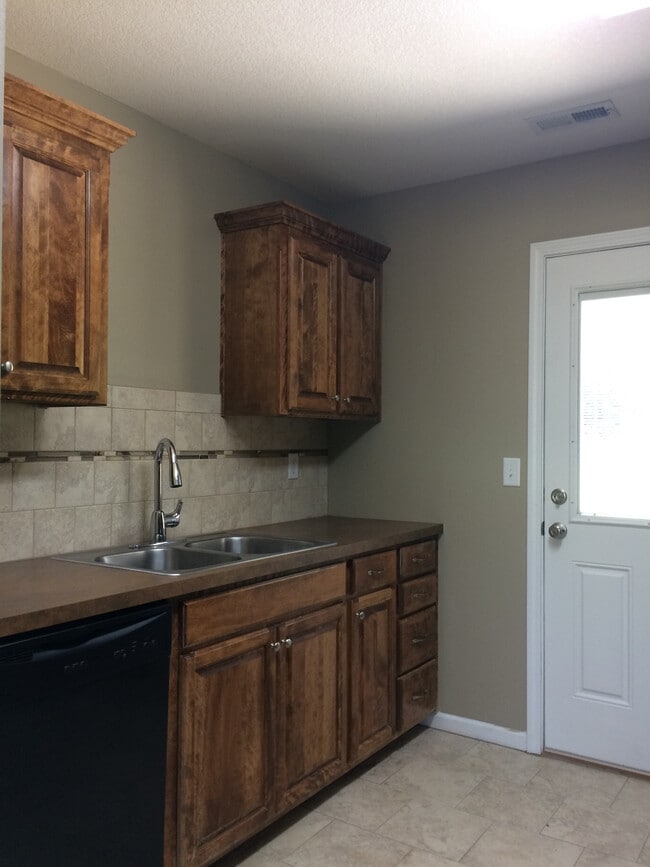 Photo - 610 A W Market St