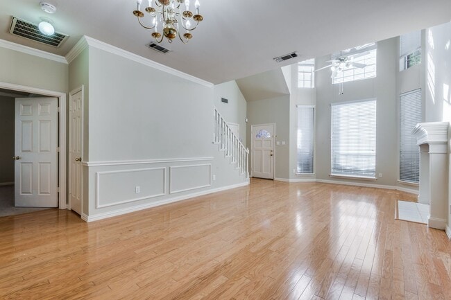 Photo - 3147 Waterside Dr