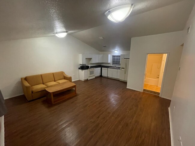 Photo - 12219 Hazen Ave House