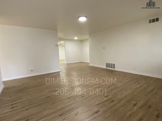 Photo - Amazing 4 bed, 2 bath house in Renton. AVAILABLE NOW!