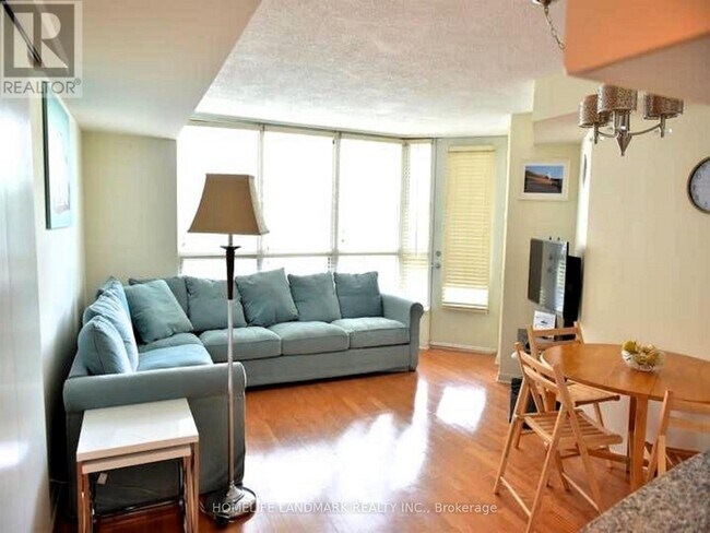 Photo - 228 Queens Quay W Unit 206