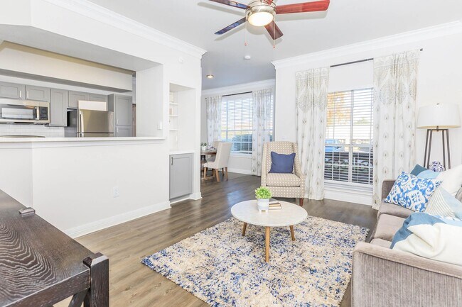 Building Photo - Cypress Lake