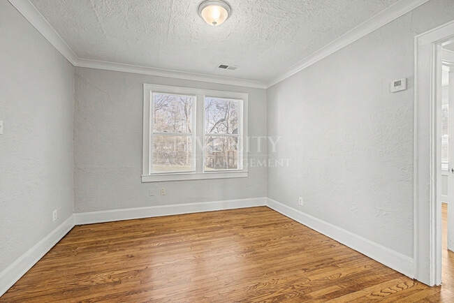 Photo - 1052 National St