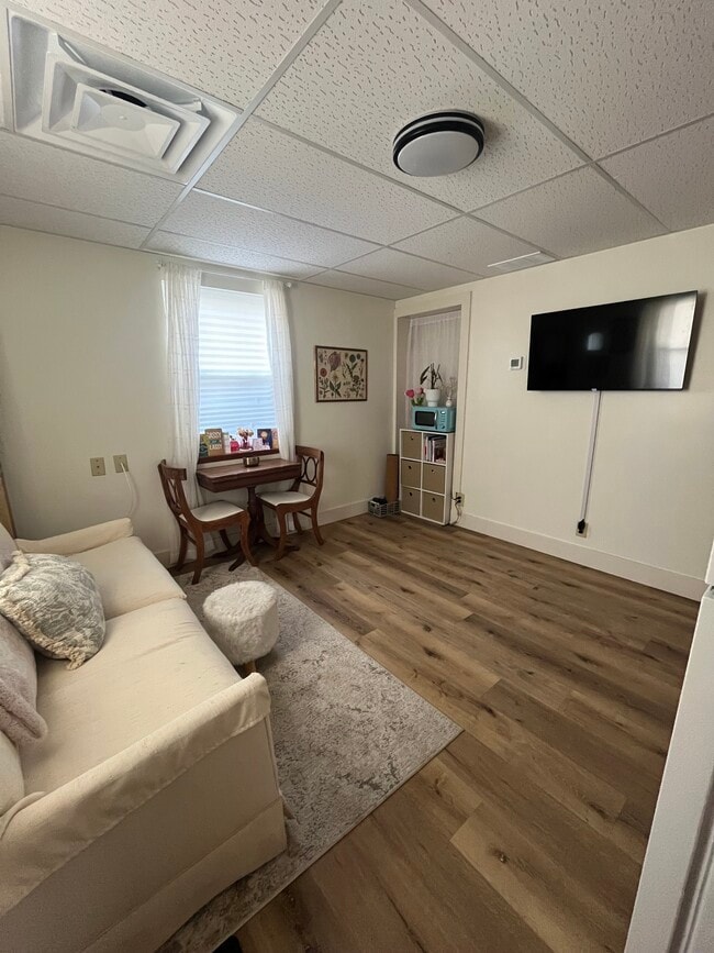 Photo - 20 1/2 Fern St Unit 20.5A (Downstairs