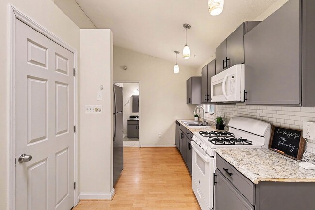 Photo - 205 Spring St