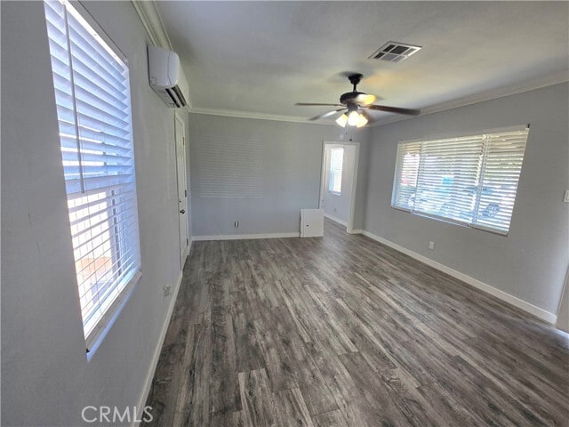 Photo - 751 E J St