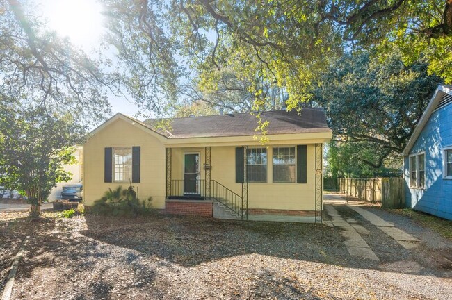 Building Photo - 1630 College Dr Rental