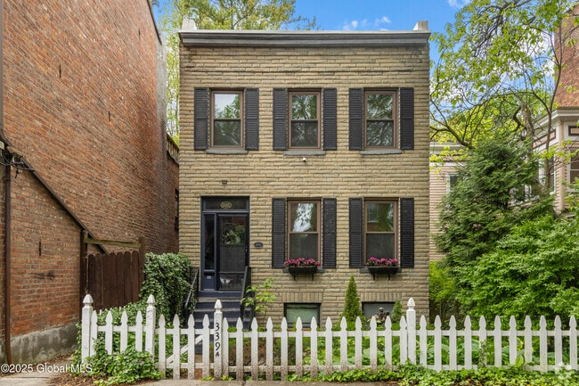 Building Photo - 339A Madison Ave Unit 2 Rental
