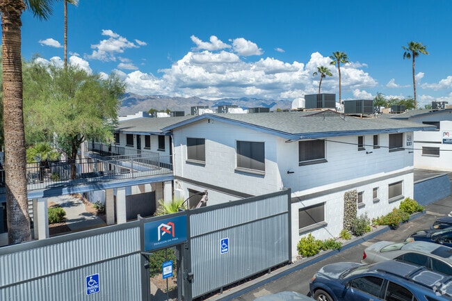 Building Photo - Paragon on Pima