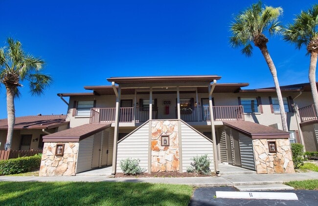 Building Photo - Annual Unfurnished 2 Bed 1 Bath Second Floor Condo located in Par Four at Capri Isles! Unit 8