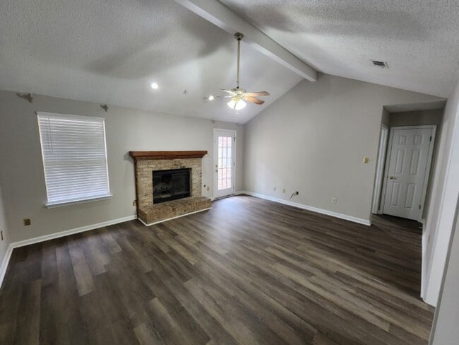 Photo - 15 Honey Locust Ct