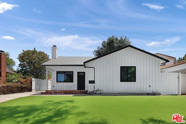Photo - 22054 Avenue San Luis House