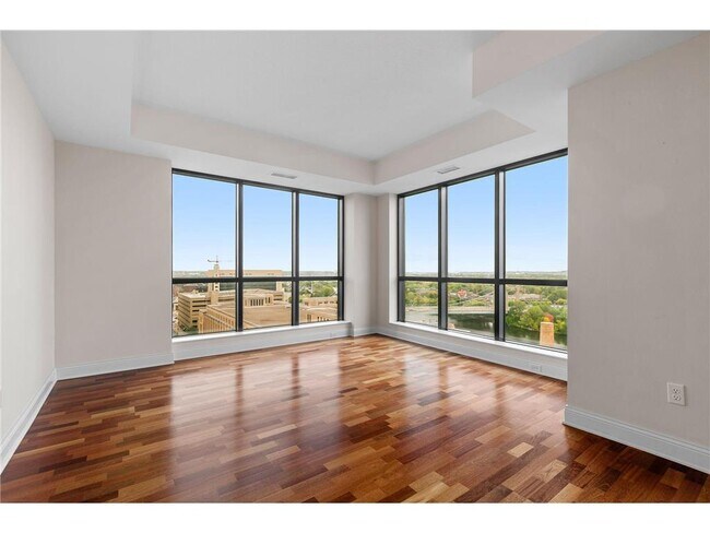 100 3rd Ave S Unit 1403