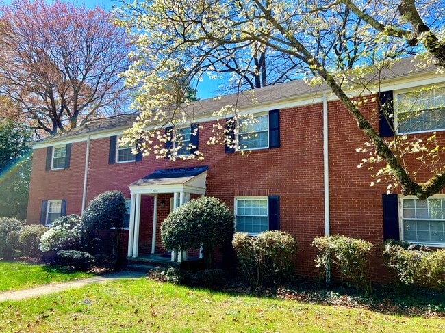 Lindley Park Manor